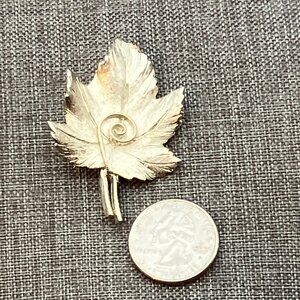 RSK Maple Leaf Brooch Pin 2 In Gold  Vintage Retro Glam Spiral Autumn Textured